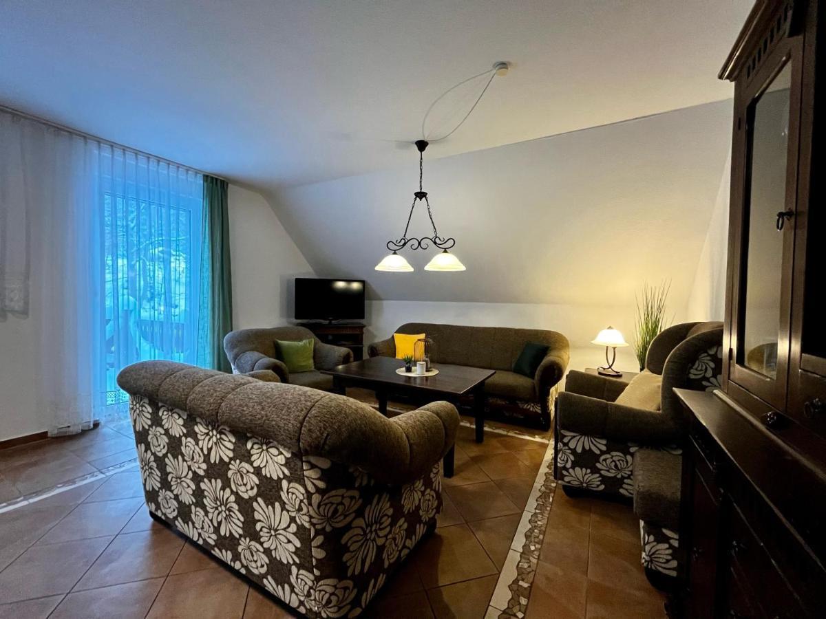 Ferienwohnung Gipfelglueck Mit Balkon เชียร์เคอ ภายนอก รูปภาพ